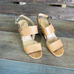 Lucky Brand women’s leather sandal size 7.5.